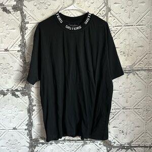 Sisters logo collar tee